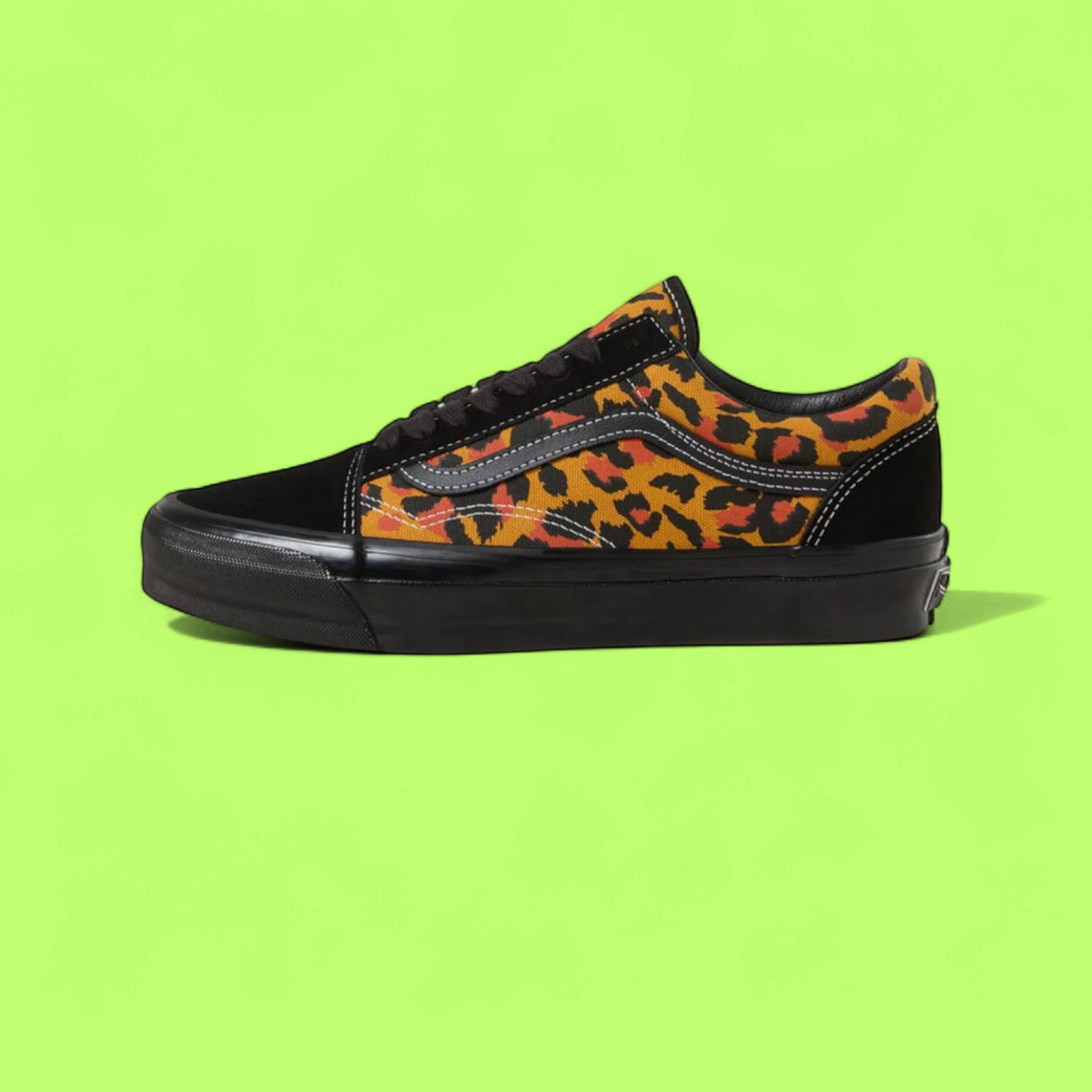 VANS OLD SKOOL ORANGE LEOPARD PRINT BLACK SOLE SNEAKERS CWCD