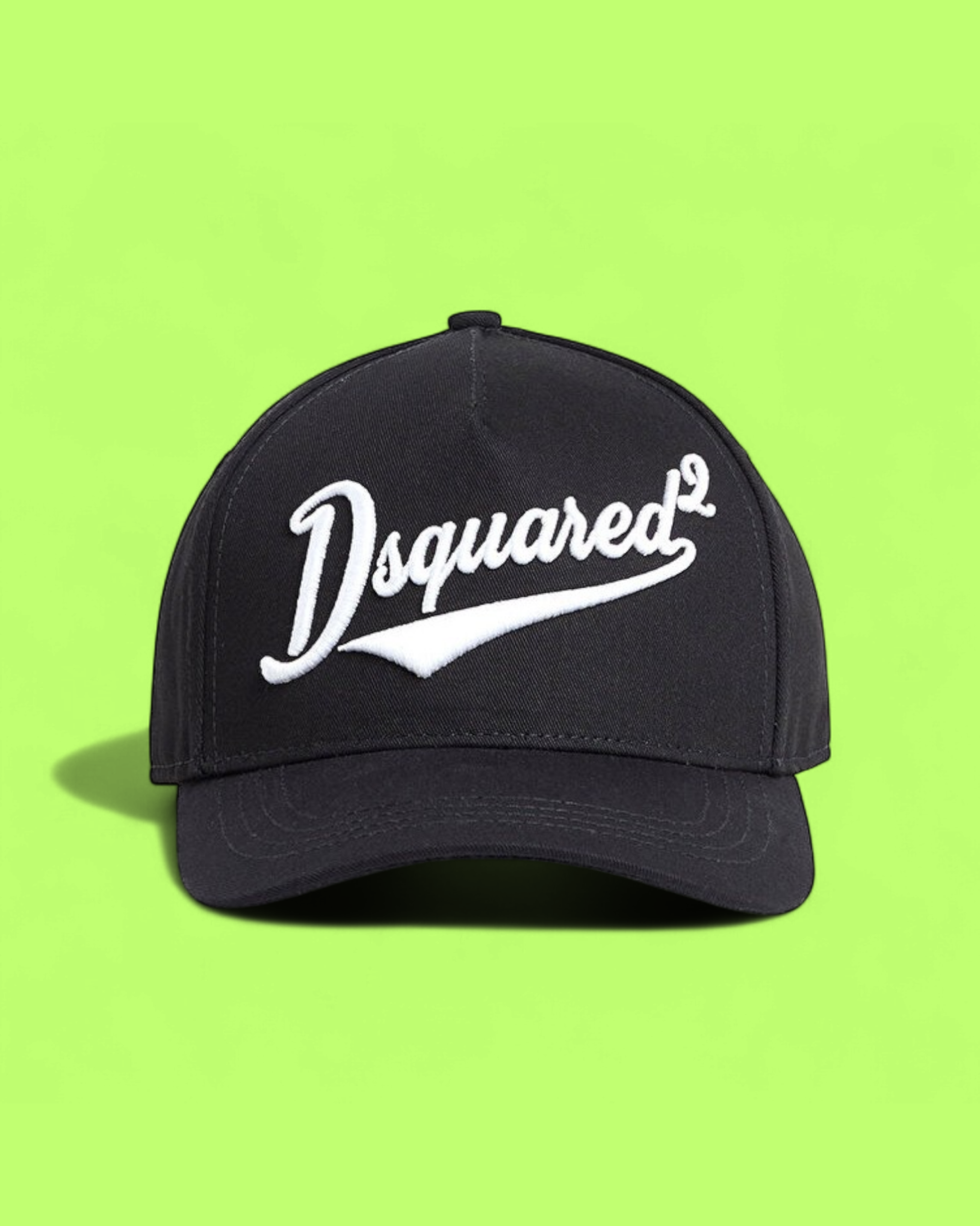 BLACK CAP WITH WHITE CURVED EMBROIDERED SIGNATURE LOGO