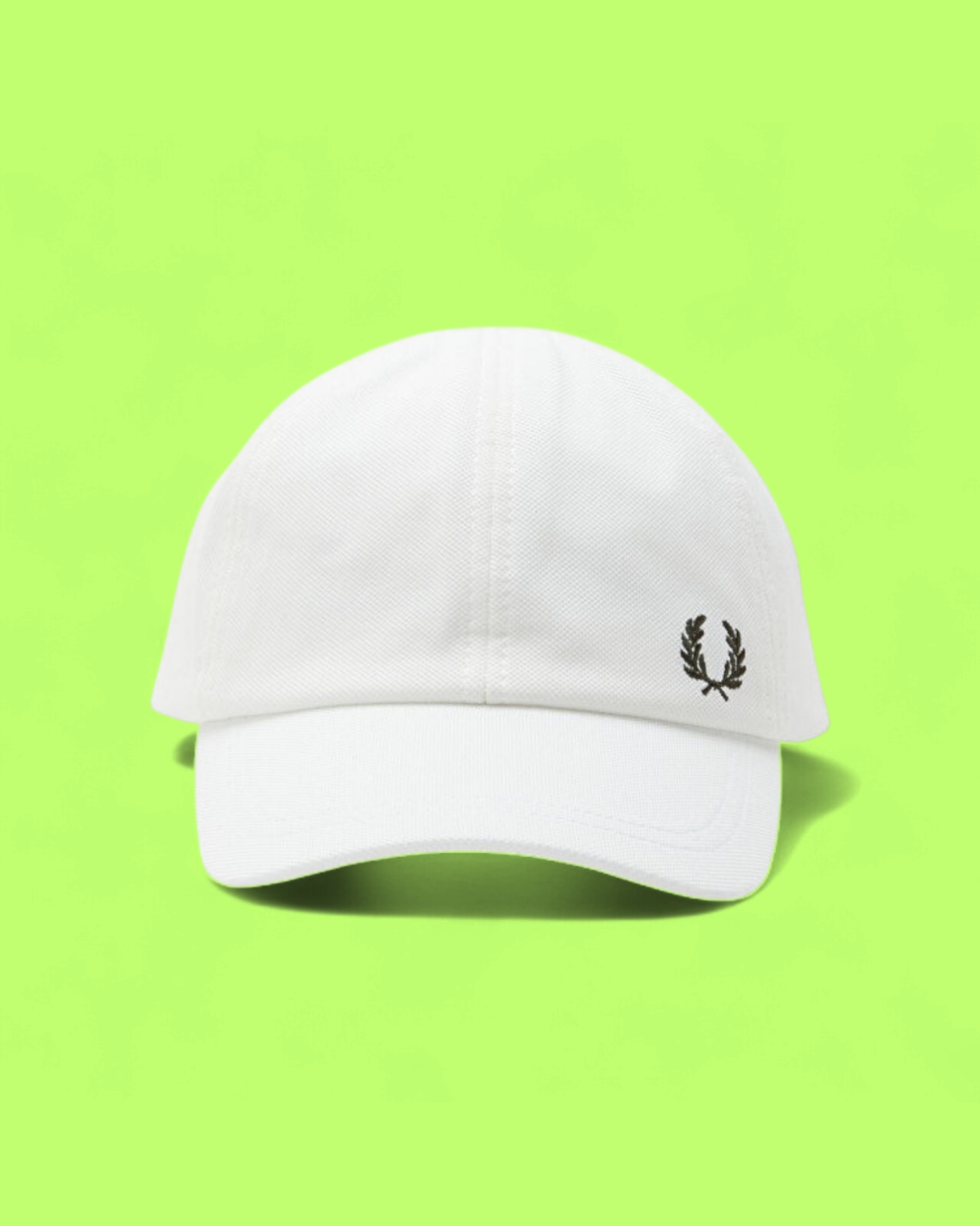 WHITE COTTON BASEBALL CAP WITH EMBROIDERED LAUREL WREATH