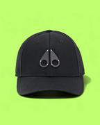 BLACK BASEBALL CAP WITH DARK METAL EMBLEM AND STREETWEAR