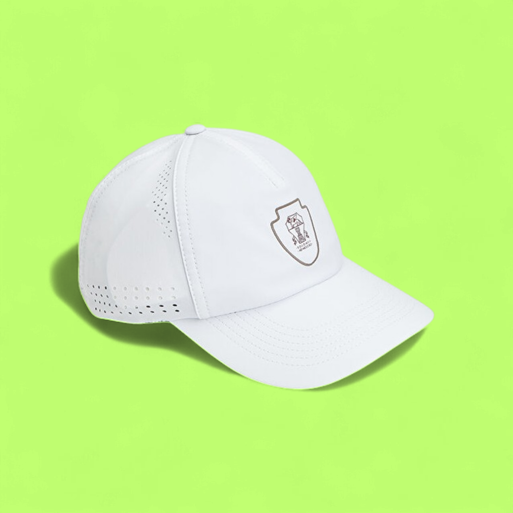 WHITE PERFORMANCE CAP WITH SHIELD EMBLEM AND MODERN STYLE