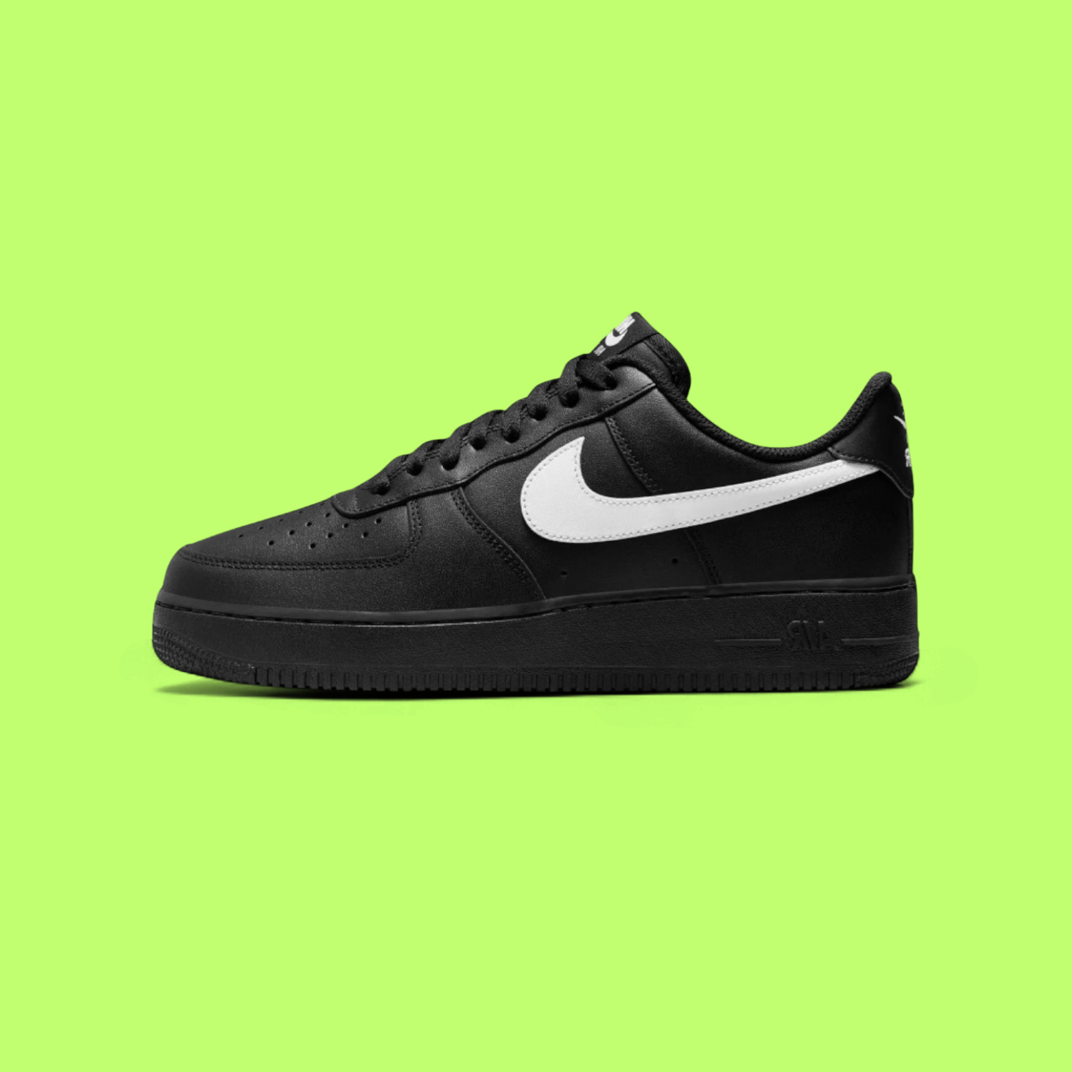 NIKE AIR FORCE 1 '07 MEN'S BLACK LEATHER CLASSIC SNEAKERS