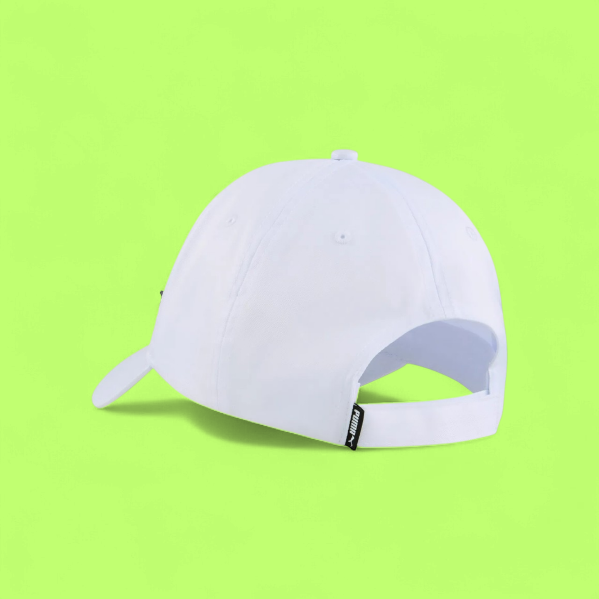 CLASSIC WHITE BASEBALL CAP WITH MINIMALIST CLEAN STYLE