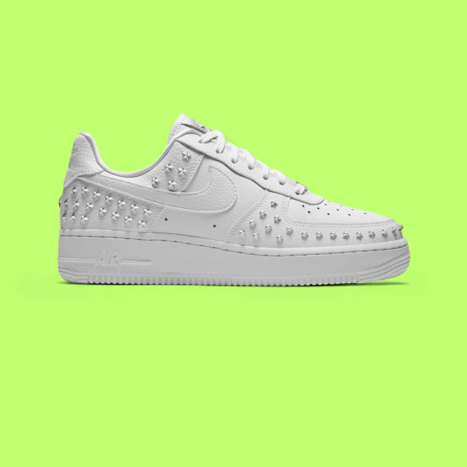 NIKE AIR FORCE 1 LOW TRIPLE WHITE STAR STUDDED EDITION DROPZZ