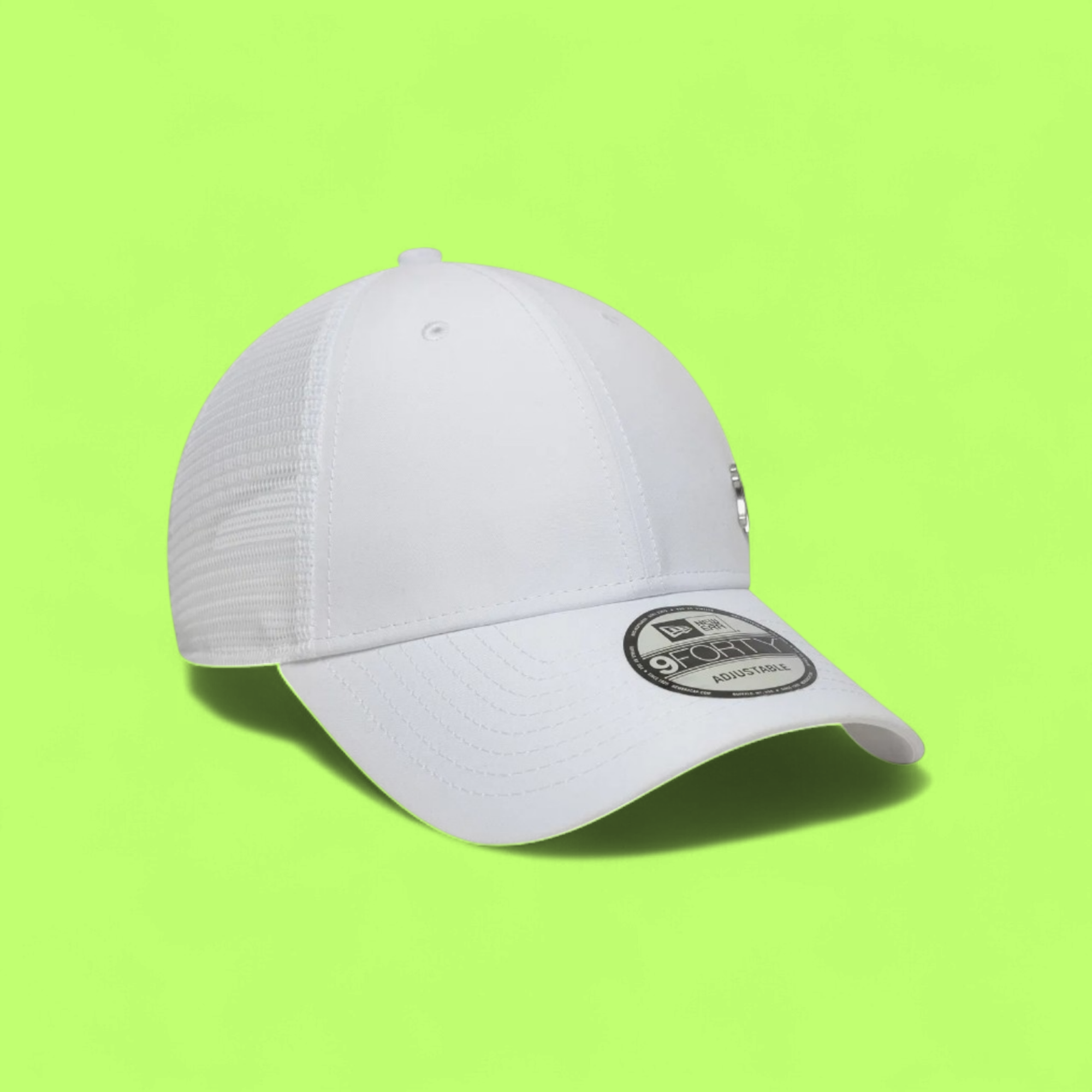NEW ERA NY YANKEES WHITE MESH METAL LOGO TRUCKER CAP