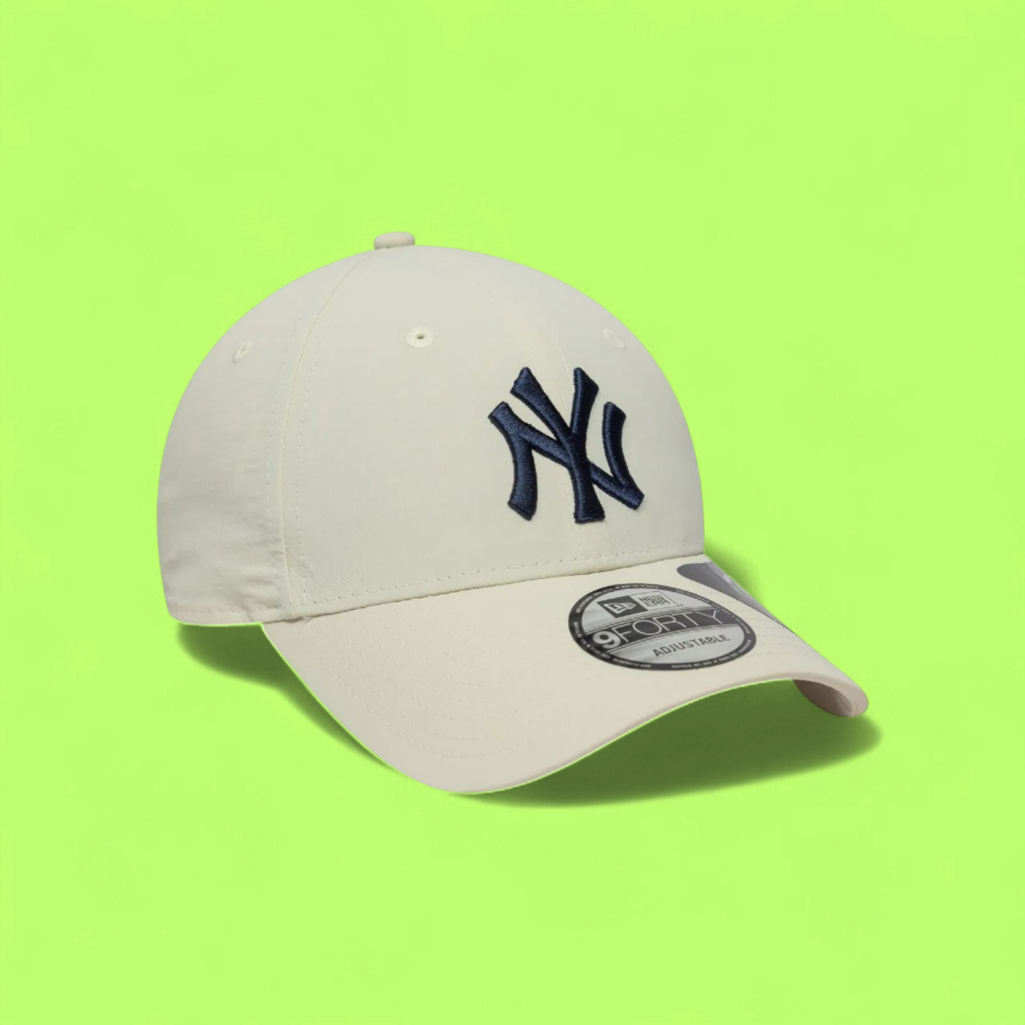 NEW YORK YANKEES WHITE CAP WITH NAVY LOGO EMBROIDERY