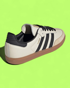 ADIDAS SAMBA CLASSIC WHITE BLACK GUM SOLE RETRO LEATHER SNEAKERS