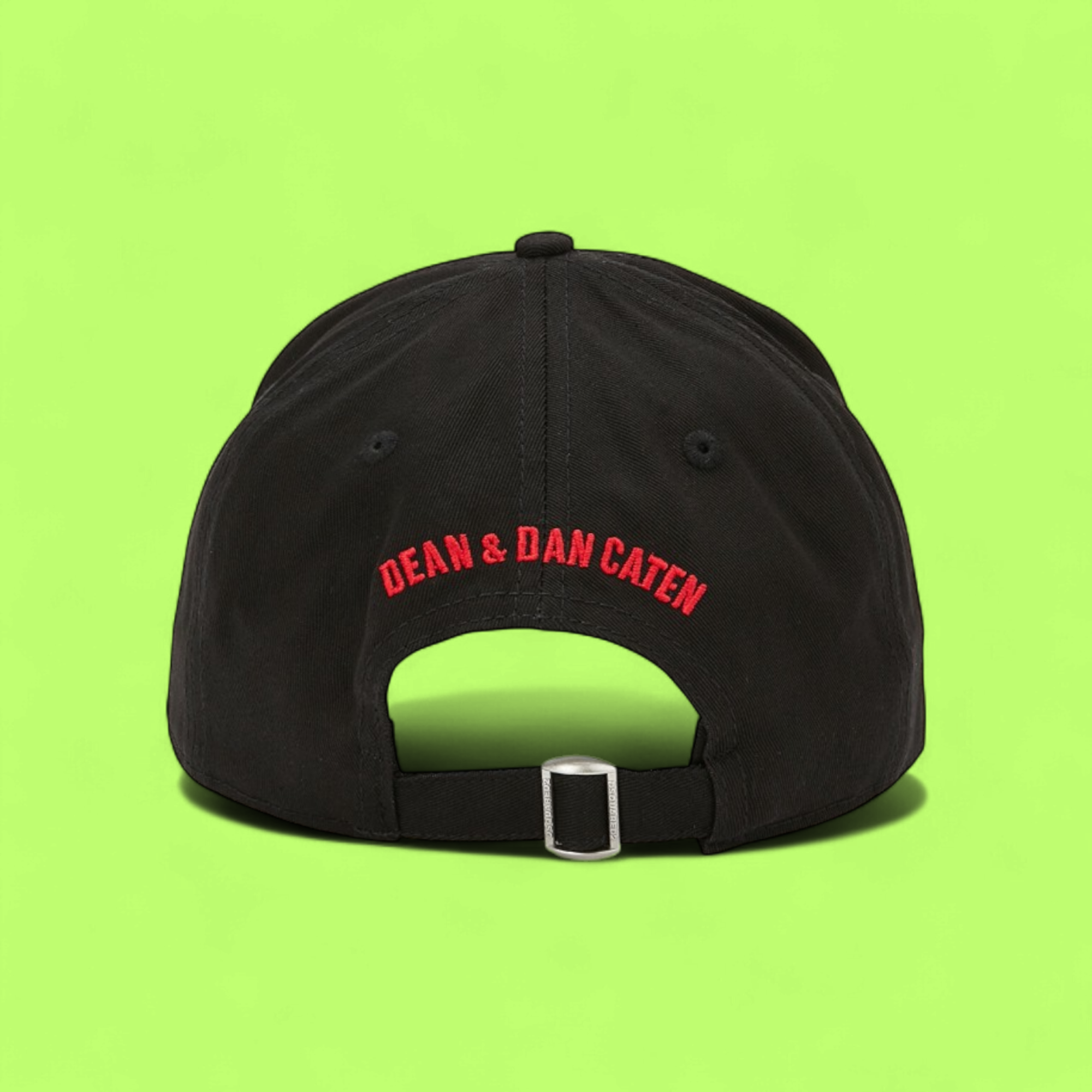 BLACK CAP WITH RETRO PATCH AND RED CONTRAST DETAILS CWCD