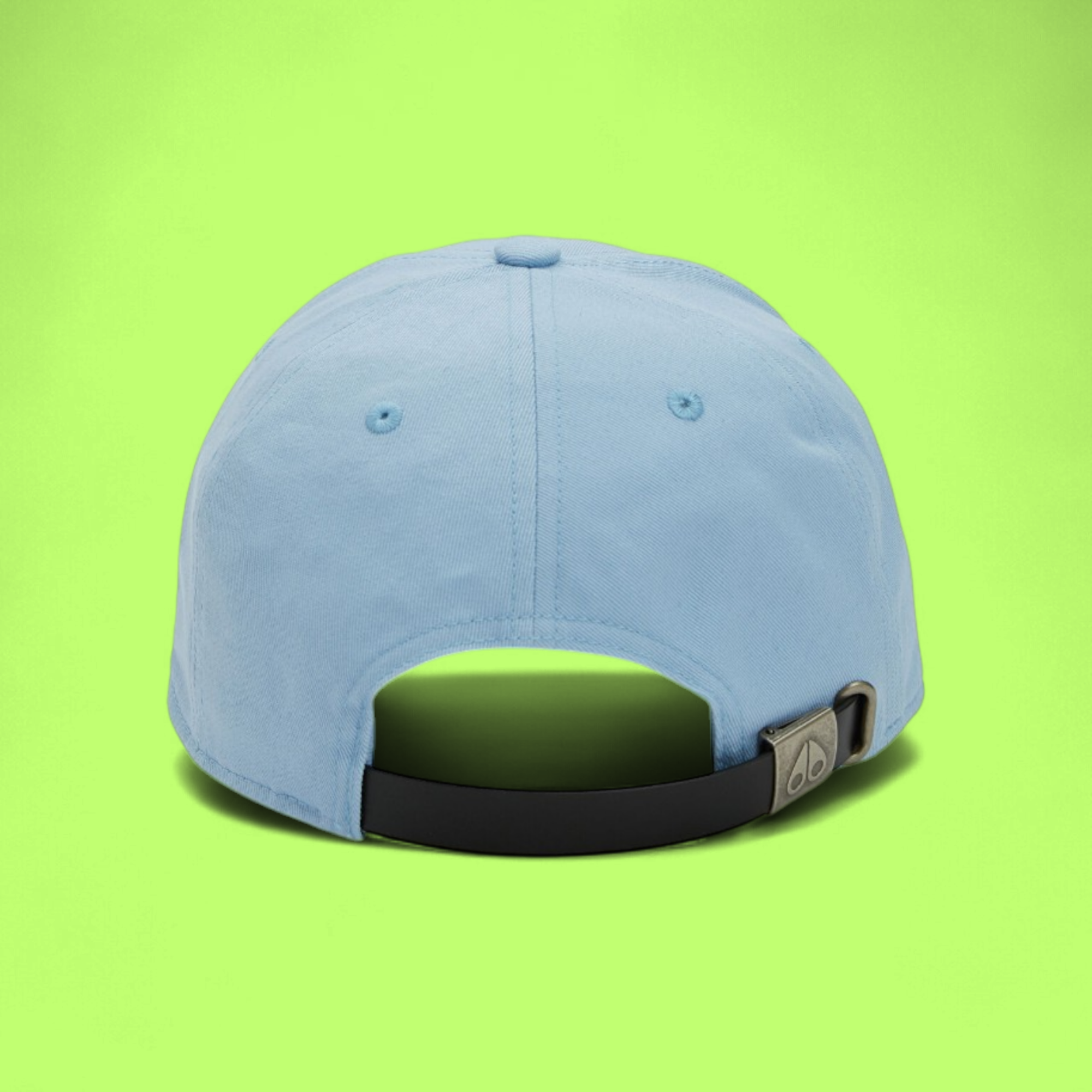 LIGHT BLUE BASEBALL CAP WITH SILVER METAL EMBLEM AND MODERN