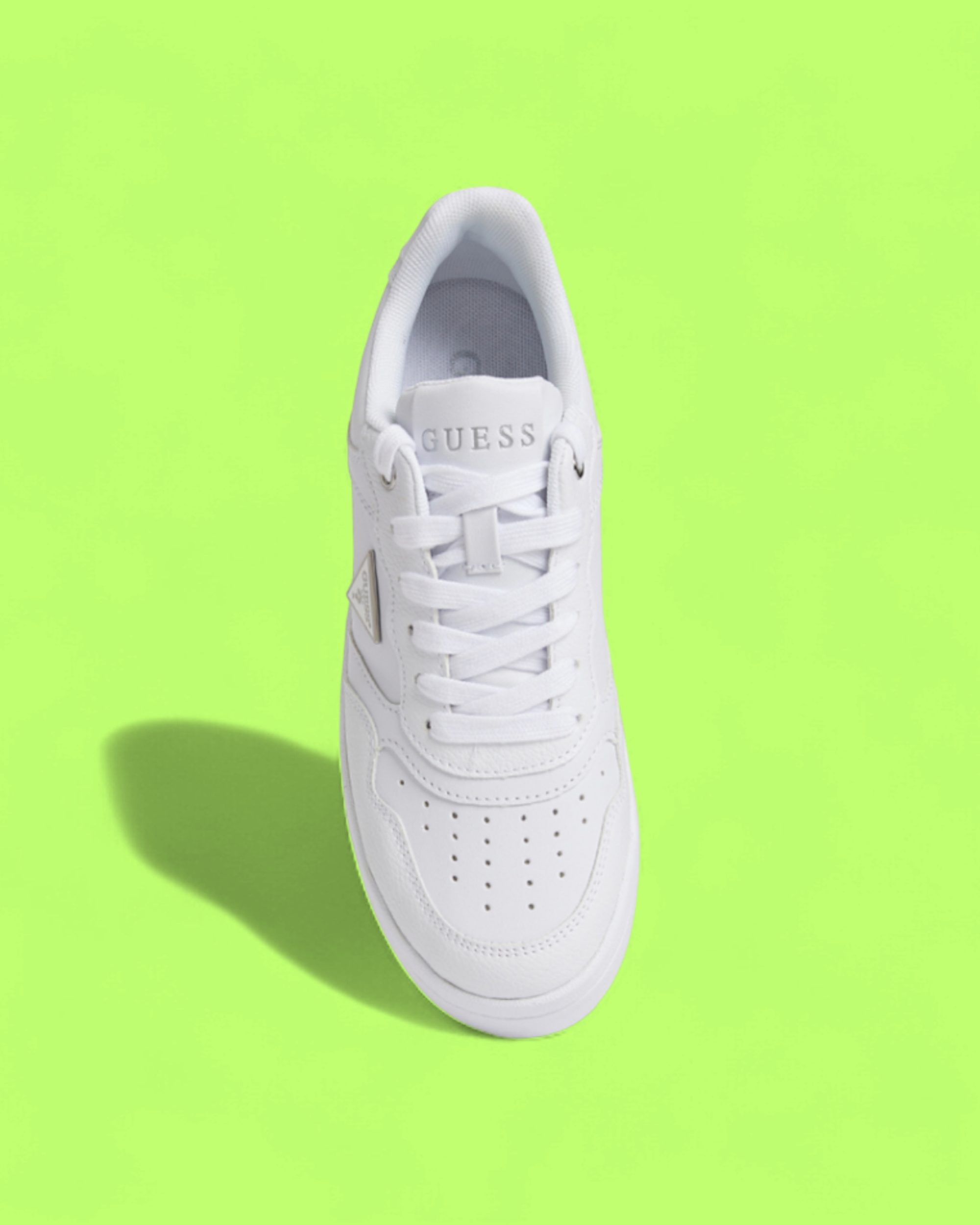 GUESS ALL WHITE LEATHER PLATFORM LOGO CASUAL LIFESTYLE SNEAKERS