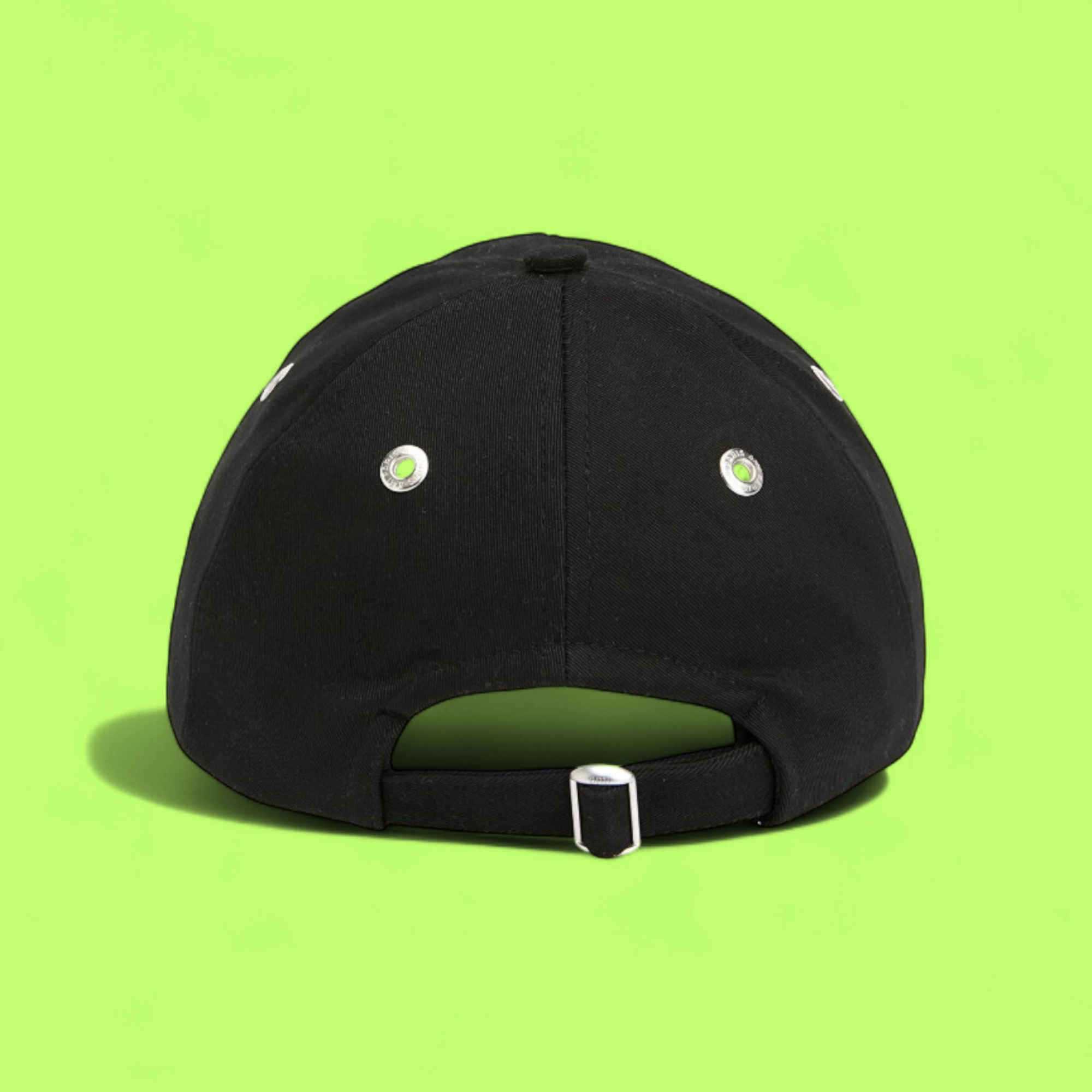 BLACK BASEBALL CAP WITH RED HEART A EMBROIDERED FRONT CWCD