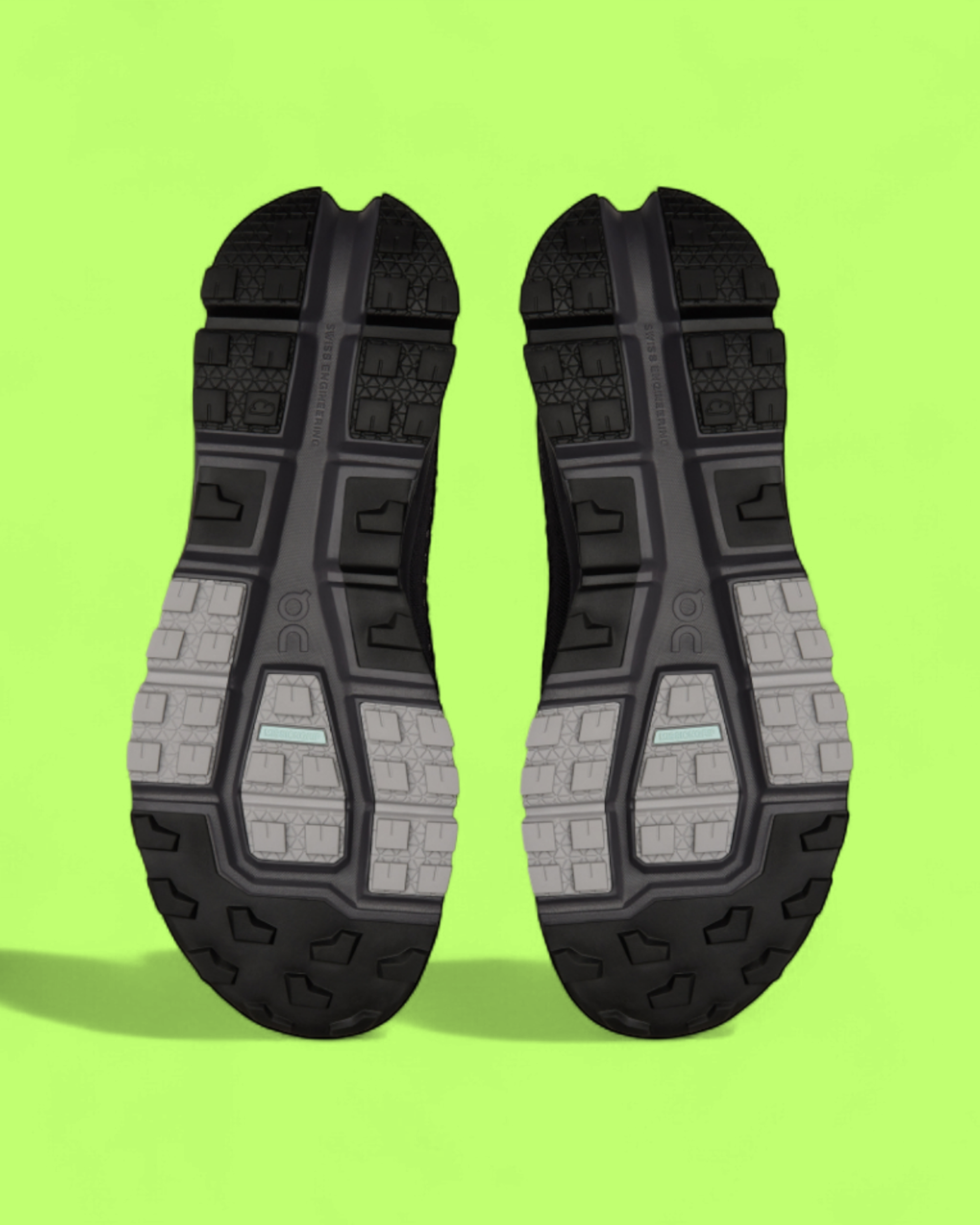 ON RUNNING CLOUDULTRA BLACK TRAIL PERFORMANCE TECH SNEAKERS