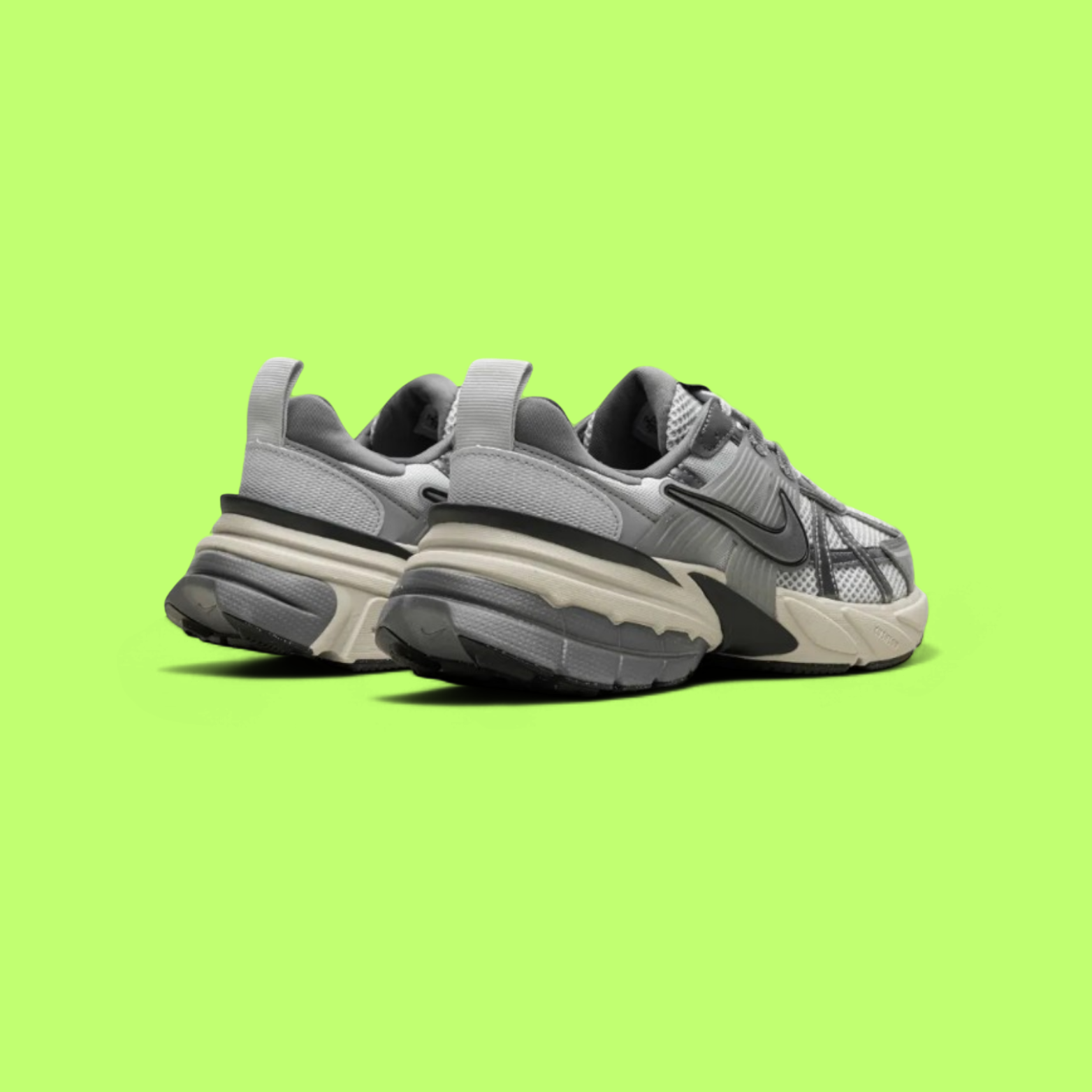 NIKE V2K RUN PURE PLATINUM WOLF GREY VINTAGE FUTURISTIC RUNNER