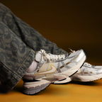 NIKE V2K RUN WMNS KHAKI METALLIC SILVER FUTURE RETRO WOMENS DROP