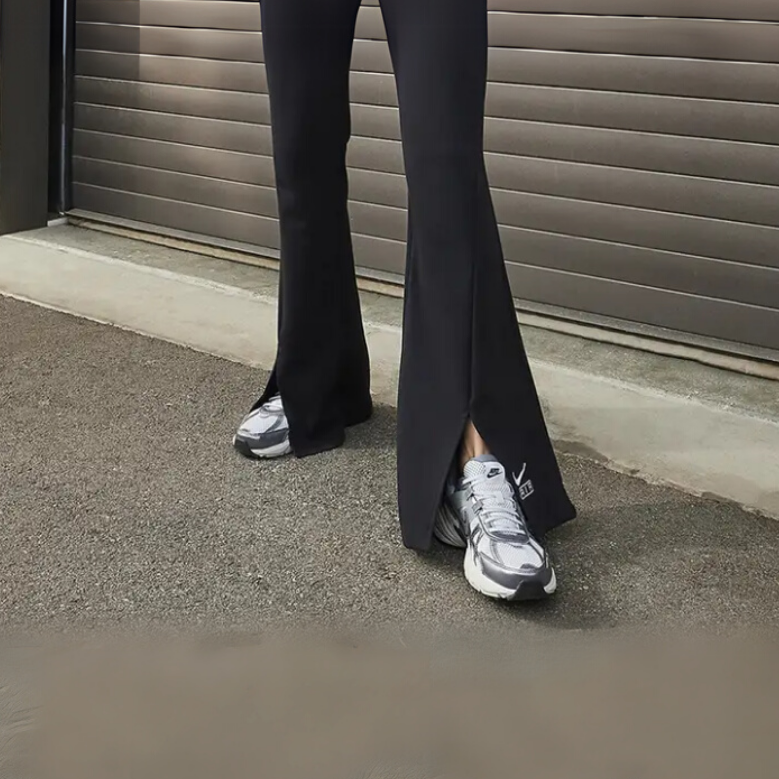 NIKE V2K RUN PURE PLATINUM WOLF GREY VINTAGE FUTURISTIC RUNNER