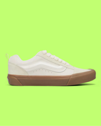 VANS OFF WHITE GUM SOLE LOW TOP CLASSIC SNEAKERS CWCD
